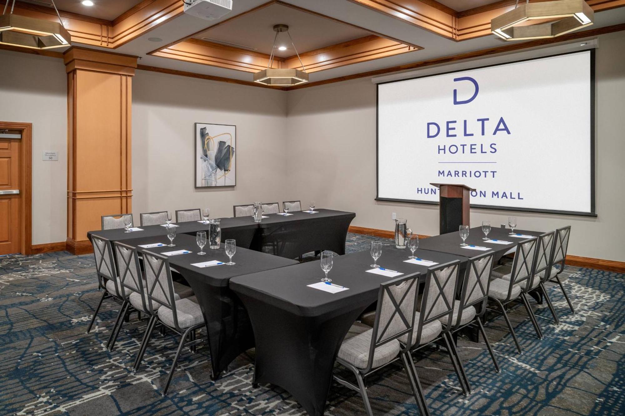 Delta Hotels By Marriott Huntington Mall Barboursville Eksteriør billede